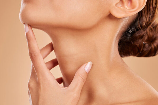 cuello nefertiti